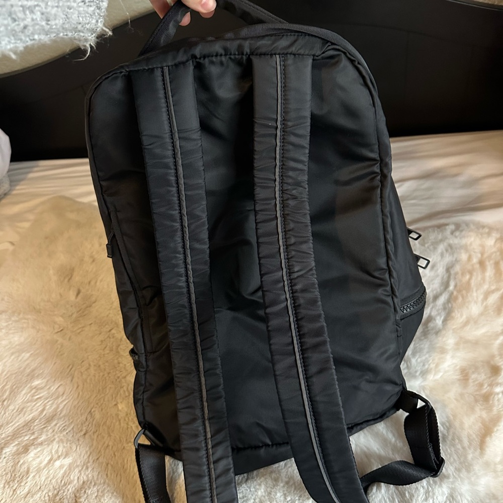 Lululemon backpack - Picture 6 of 7